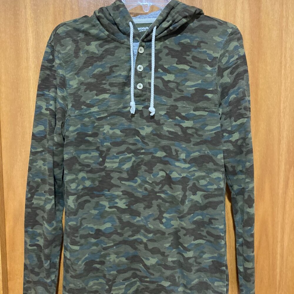 Long sleeve, hooded, Camoflauge Shirt